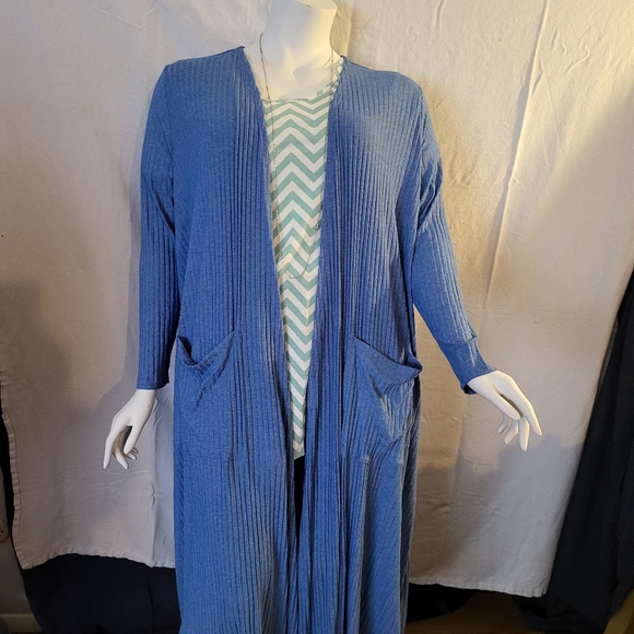 Lularoe  Sarah Cardigan - Picture 1 of 3
